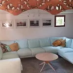 Appartement Grand Climatisé Avec Terrasse Et Parking *