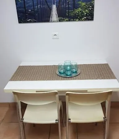 De 50m2, Climatise Avec Terrasse Et Parking Apartment *